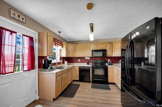 9310 ASTORIA LN, Summerset, SD 57718