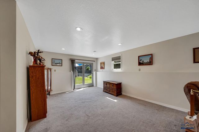 9310 ASTORIA LN, Summerset, SD 57718