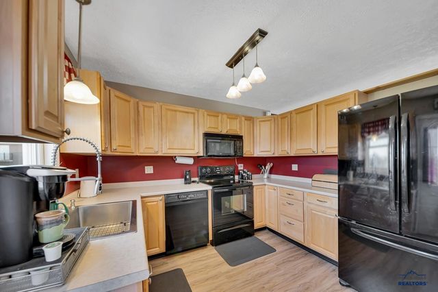 9310 ASTORIA LN, Summerset, SD 57718