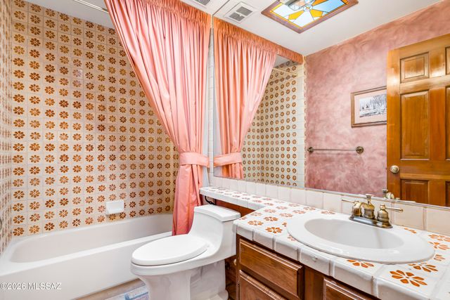 5561 E Sutler Lane, Tucson, AZ 85712