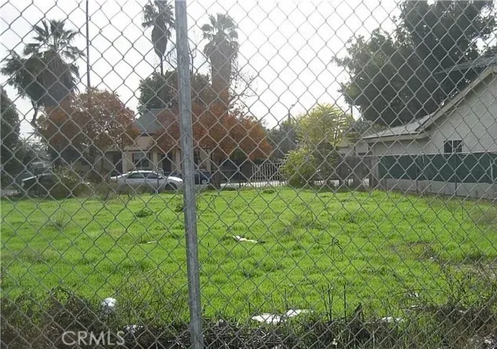 543 W. CENTER ST., Pomona, CA 91768