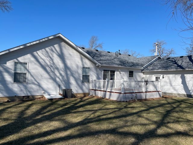 802 S JEFFERSON ST, Centralia, MO 65240