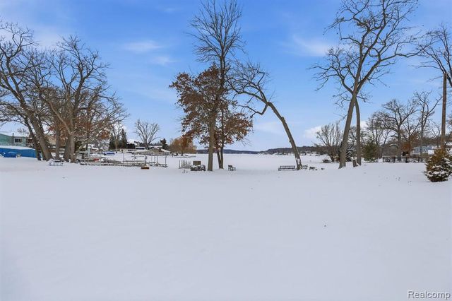 11341 Ember, Davisburg, MI 48350