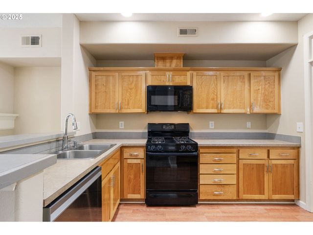 10275 Nw WILSHIRE Ln, Portland, OR 97229