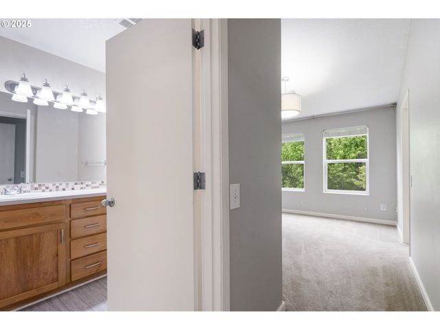 10275 Nw WILSHIRE Ln, Portland, OR 97229