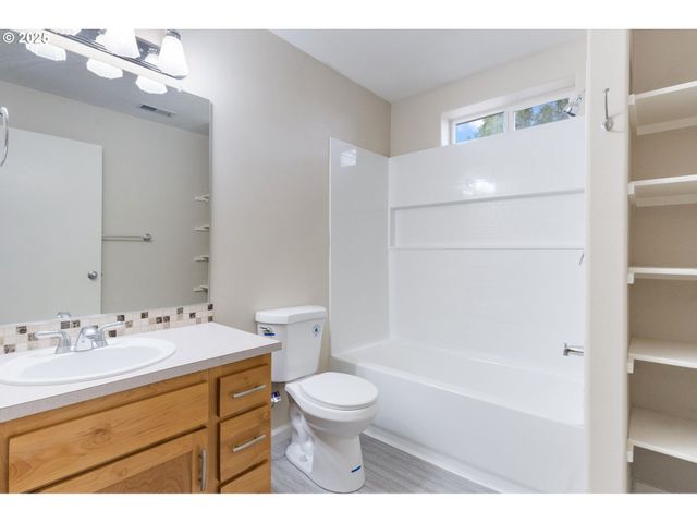 10275 Nw WILSHIRE Ln, Portland, OR 97229