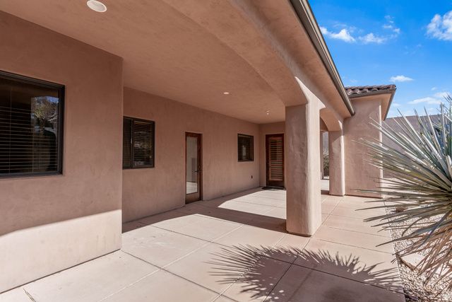 2464 E GRANITE WAY, St. George, UT 84790