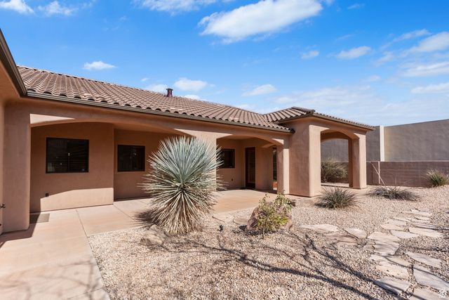 2464 E GRANITE WAY, St. George, UT 84790