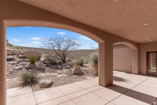 2464 E GRANITE WAY, St. George, UT 84790