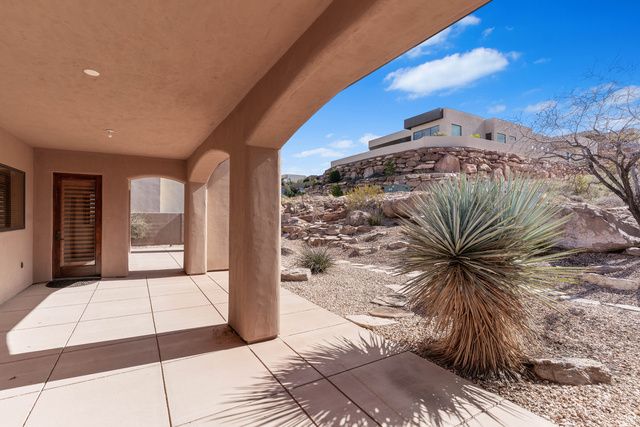 2464 E GRANITE WAY, St. George, UT 84790