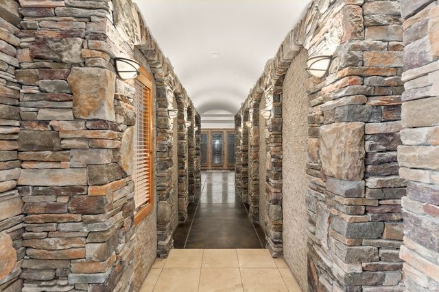 2464 E GRANITE WAY, St. George, UT 84790