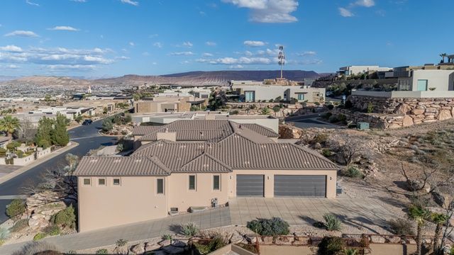 2464 E GRANITE WAY, St. George, UT 84790