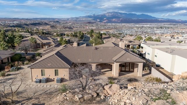 2464 E GRANITE WAY, St. George, UT 84790