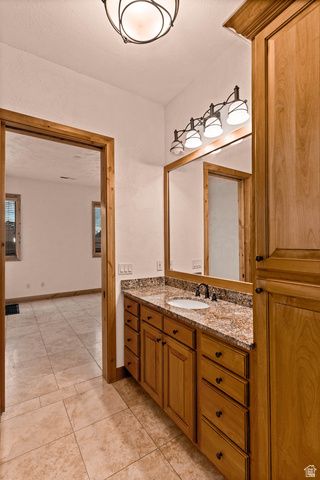 2464 E GRANITE WAY, St. George, UT 84790