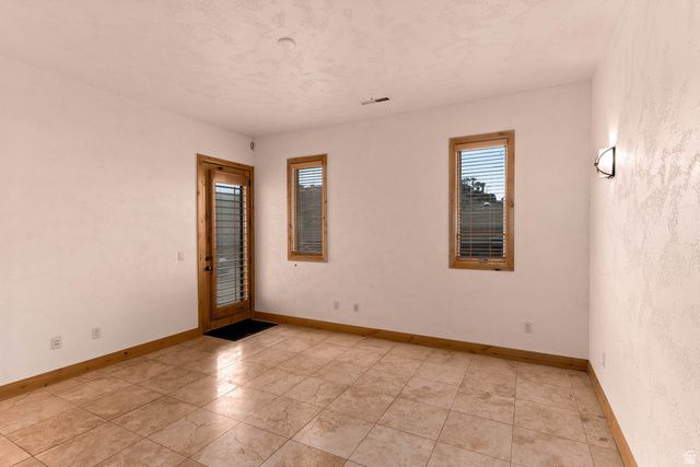 2464 E GRANITE WAY, St. George, UT 84790