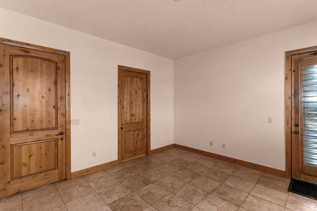 2464 E GRANITE WAY, St. George, UT 84790