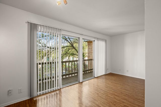 620 S 1st ST 209, Austin, TX 78704