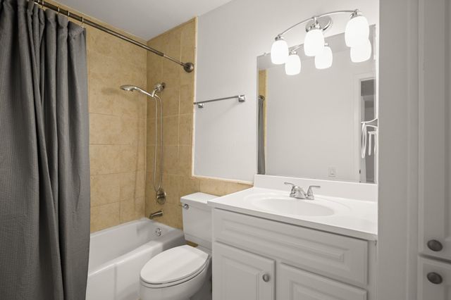 620 S 1st ST 209, Austin, TX 78704