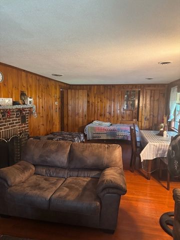95 Augustine St, Brockton, MA 02301