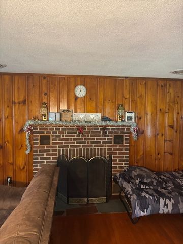 95 Augustine St, Brockton, MA 02301