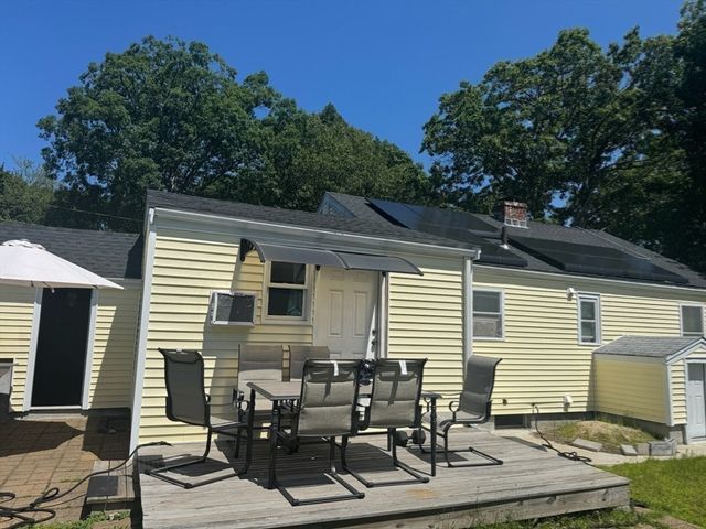 95 Augustine St, Brockton, MA 02301