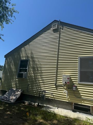 95 Augustine St, Brockton, MA 02301