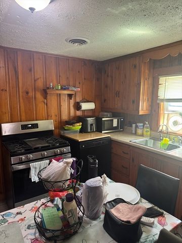 95 Augustine St, Brockton, MA 02301