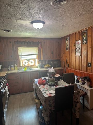 95 Augustine St, Brockton, MA 02301