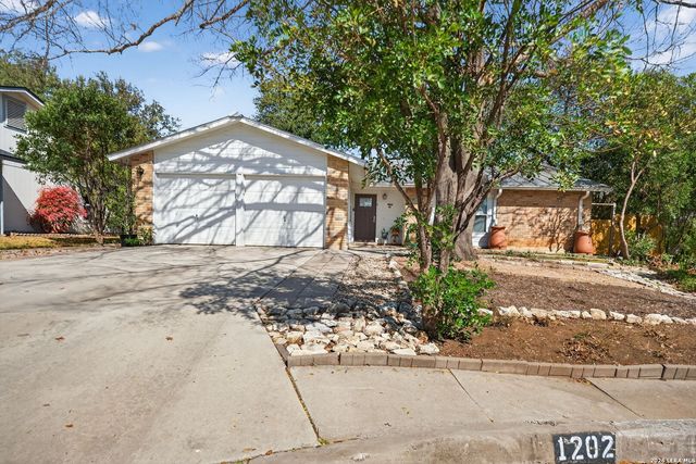 1202 Silverway, San Antonio, TX 78251