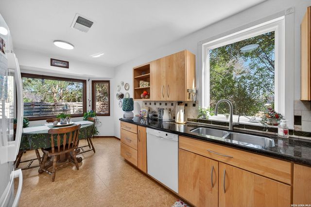 1202 Silverway, San Antonio, TX 78251