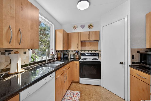 1202 Silverway, San Antonio, TX 78251