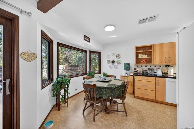 1202 Silverway, San Antonio, TX 78251