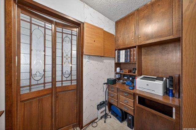 1202 Silverway, San Antonio, TX 78251