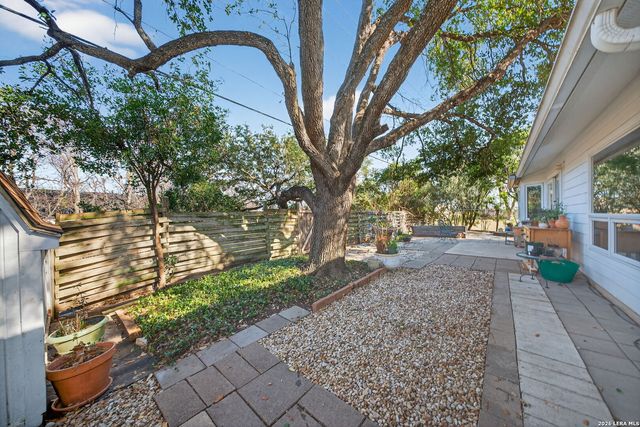 1202 Silverway, San Antonio, TX 78251