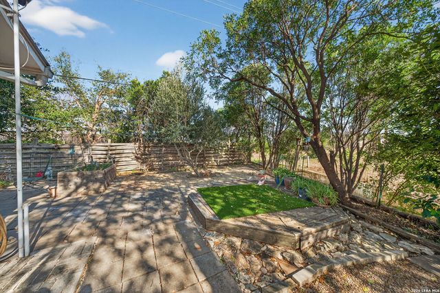 1202 Silverway, San Antonio, TX 78251