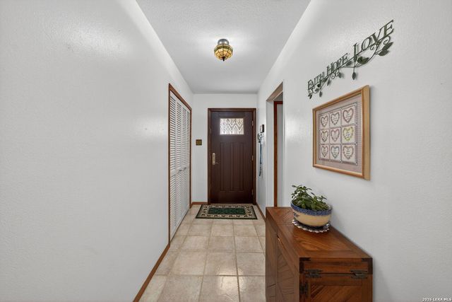 1202 Silverway, San Antonio, TX 78251