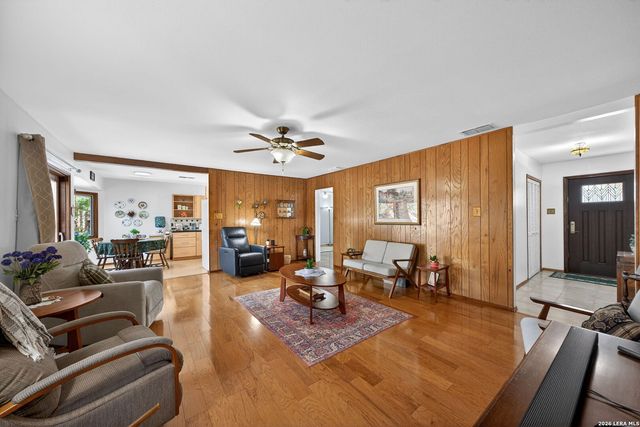 1202 Silverway, San Antonio, TX 78251