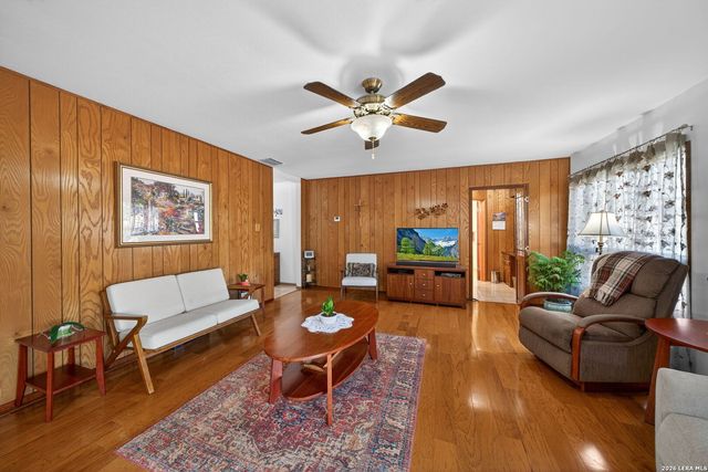 1202 Silverway, San Antonio, TX 78251