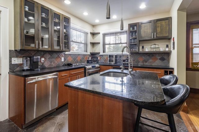 2906 Woodrow Avenue, Cincinnati, OH 45211