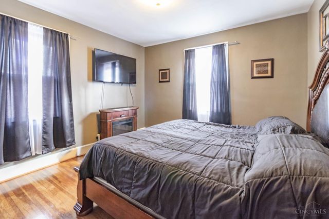 2906 Woodrow Avenue, Cincinnati, OH 45211