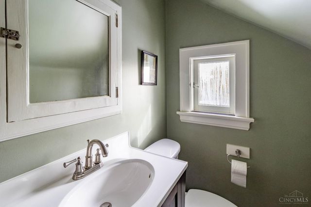 2906 Woodrow Avenue, Cincinnati, OH 45211