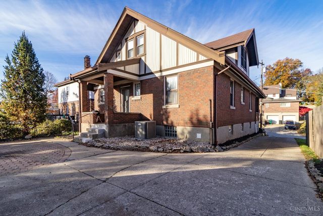 2906 Woodrow Avenue, Cincinnati, OH 45211