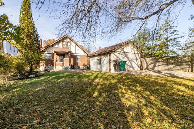 2906 Woodrow Avenue, Cincinnati, OH 45211