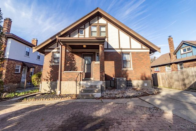 2906 Woodrow Avenue, Cincinnati, OH 45211