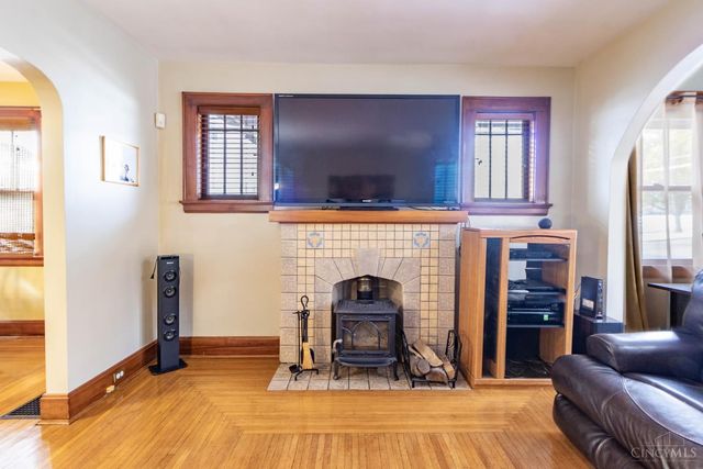 2906 Woodrow Avenue, Cincinnati, OH 45211