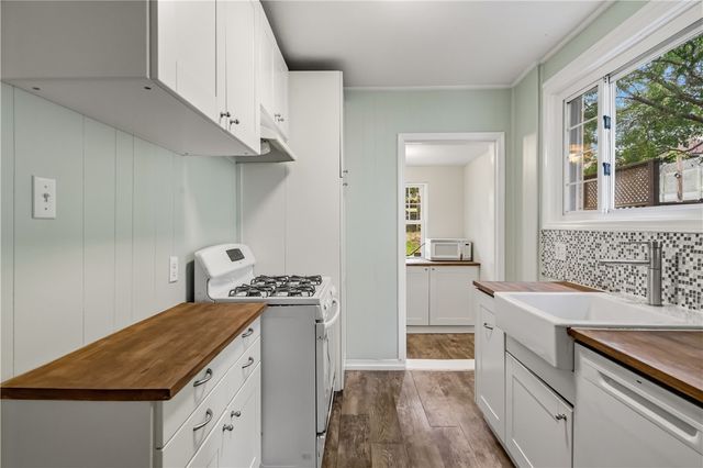 1129 Woodbourne Ave, Brookline, PA 15226