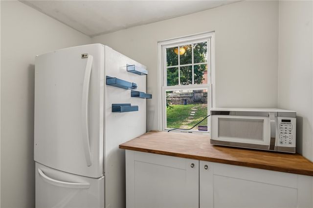 1129 Woodbourne Ave, Brookline, PA 15226