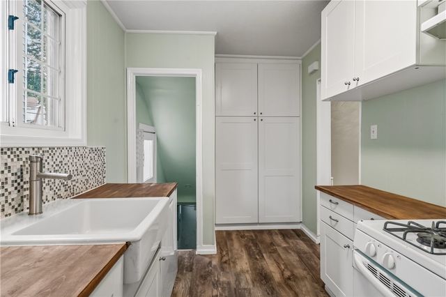 1129 Woodbourne Ave, Brookline, PA 15226