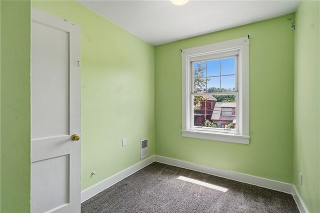 1129 Woodbourne Ave, Brookline, PA 15226
