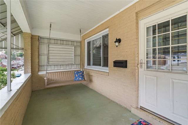 1129 Woodbourne Ave, Brookline, PA 15226